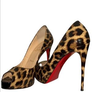 Christian Louboutin Very Prive Patent Pumps 38